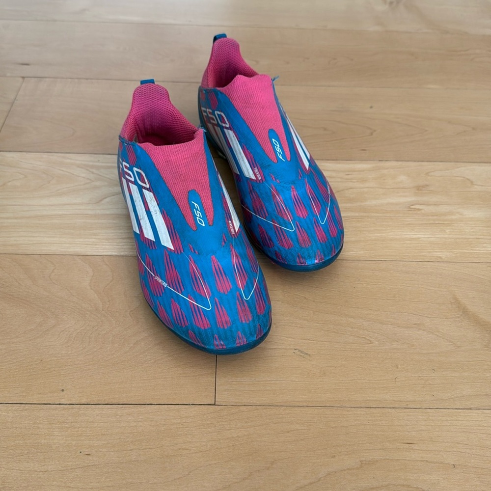 Girls adidas F50 soccer cleats. Size 2.5